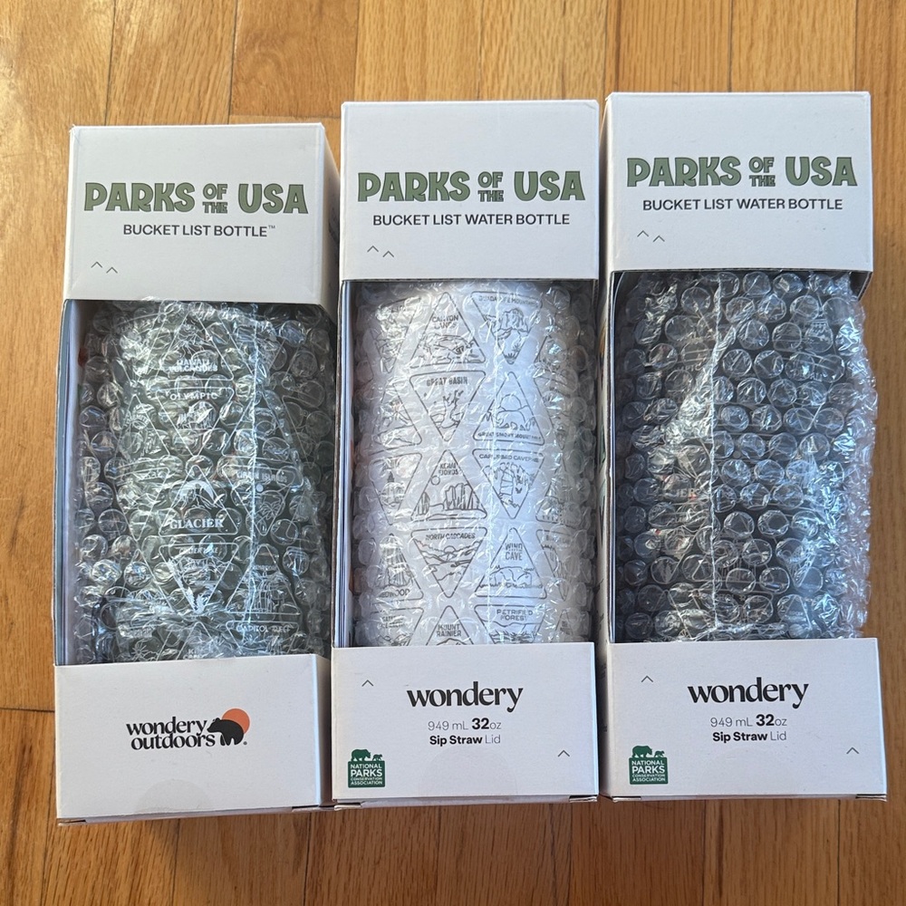 Wonderly Parks of the USA Bucket List Water Bottle - White and Black